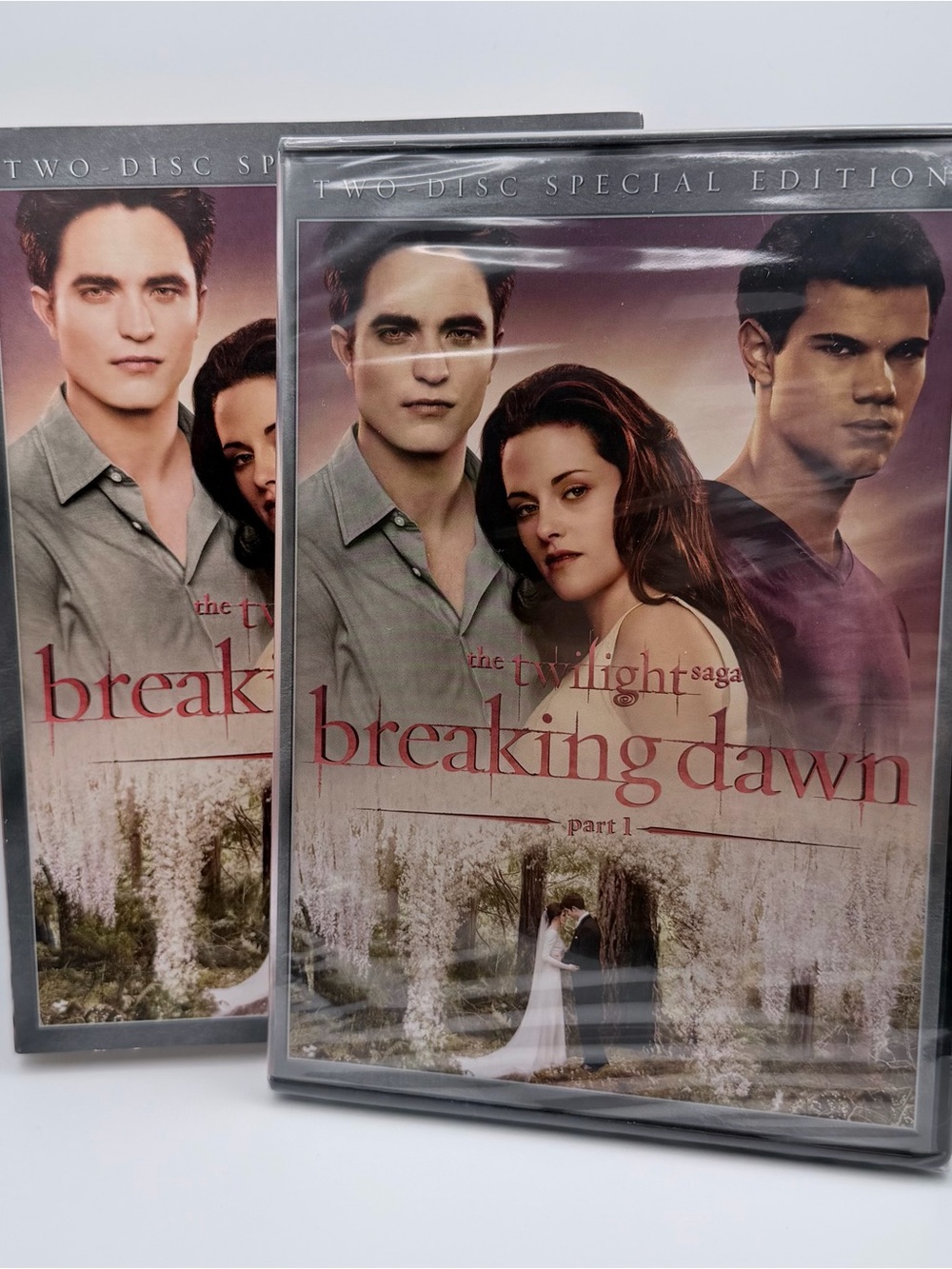 The Twilight Saga: Breaking Dawn - Part 1 Two-Disc Special Edition DVD (Gray)